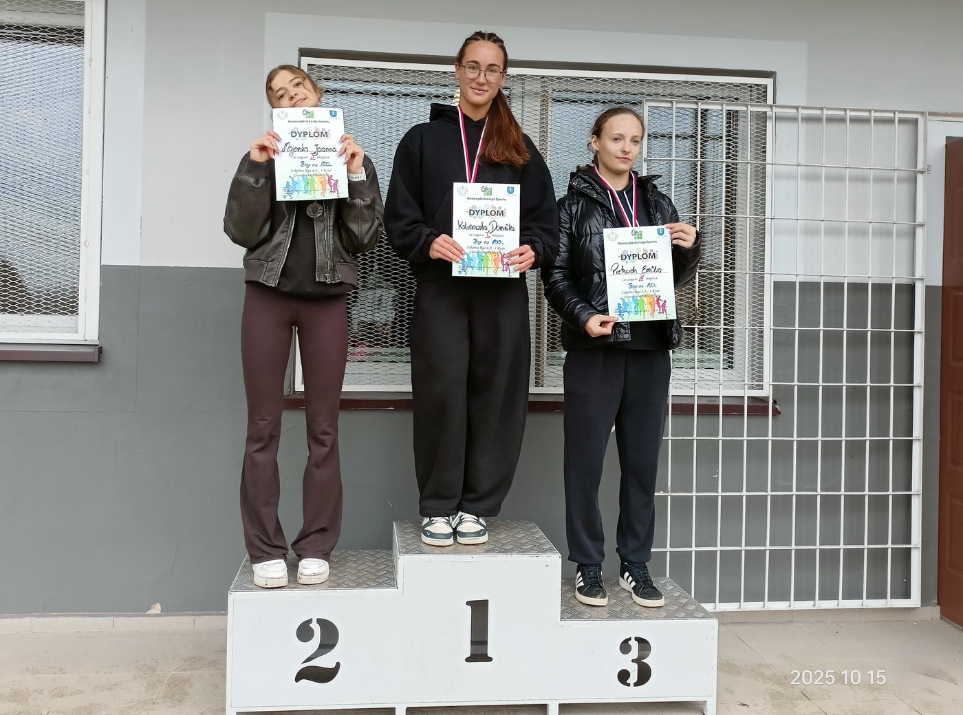 Zdjęcie DLLA dz 10 (4)9504a9fb-1496-4f34-9188-a9c1184b3fa5.jpg w galerii Drużynowa Liga LA dziewcząt - I rzut (15.10.2025)